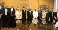 المدير التنفيذي للمركز يعقد اجتماعاً رفيع المستوى مع نخبة من المستثمرين الإماراتيين والصينيين لبحث استكشاف وتعزيز الفرص الاستثمارية المشتركة