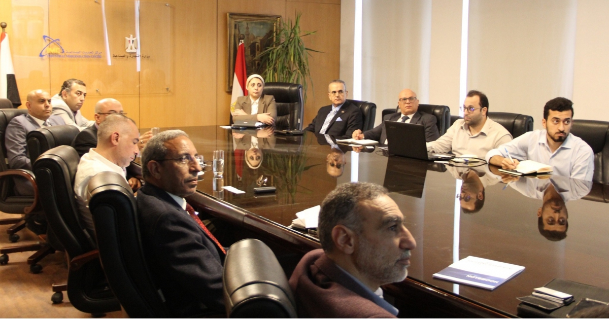 المديرالتنفيذي لمركز تحديث الصناعة يعقد اجتماعاً تنسيقياً مع عدد من الشركات الكبرى العاملة في تصنيع الطلمبات المحلية لتوطين الصناعة محليا