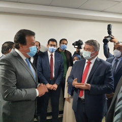 وزير التعليم العالى والمدير التنفيذى لمركز تحديث الصناعة يتفقدان المقر المؤقت لمدينة العلوم والتكنولوجيا لأبحاث وصناعة الإلكترونيات