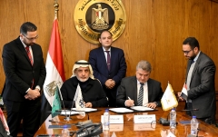 وزير التجارة والصناعة يشهد توقيع مذكرة تفاهم بين مركز تحديث الصناعة ومجموعة العبيكان السعودية لدعم التحول الرقمى ومواكبة الثورة الصناعية الرابعة