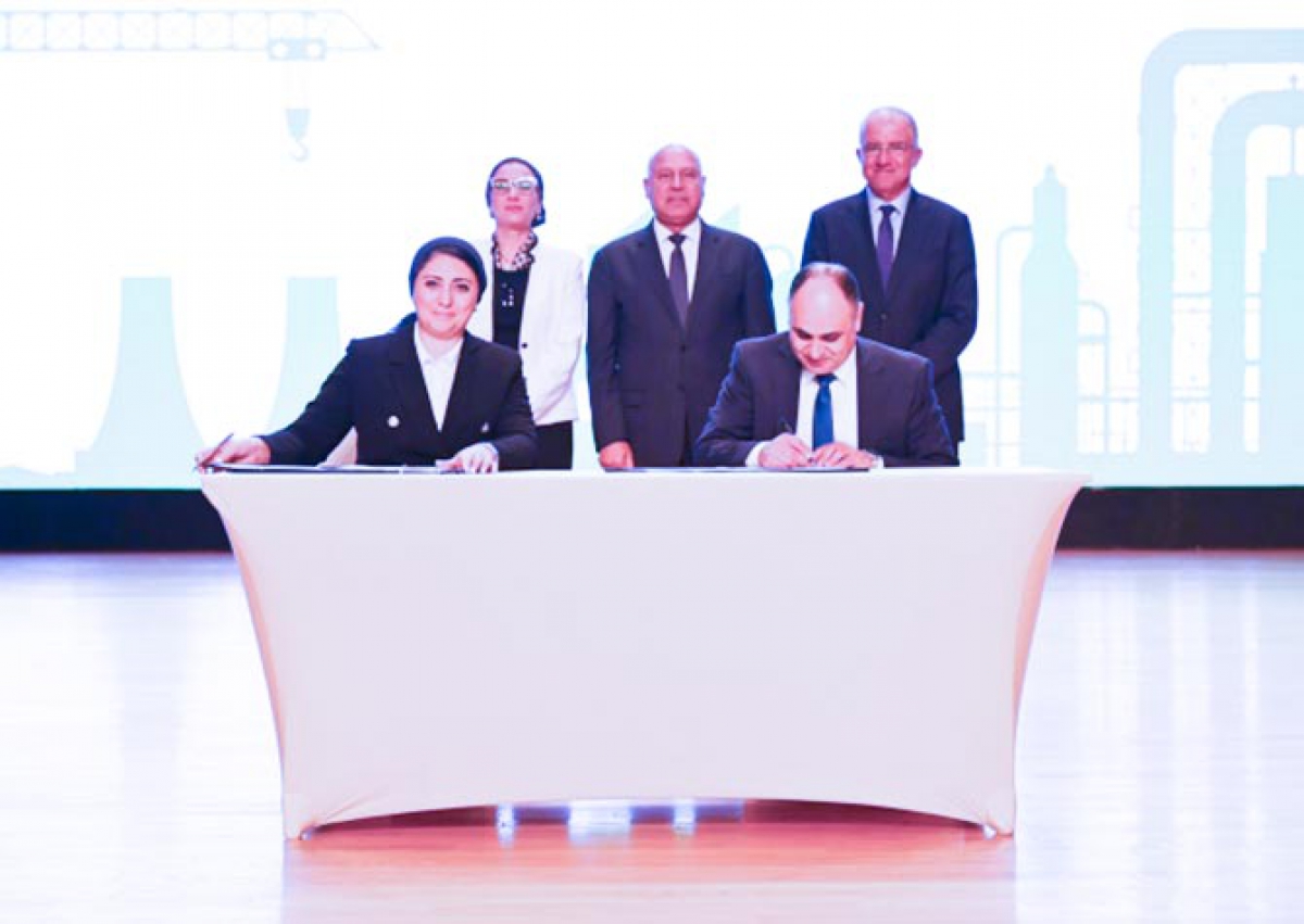 وزيرا الصناعة والنقل و وزيرة البيئة يشهدان توقيع بروتوكولي تعاون بين مركز تحديث الصناعة وجهاز شؤون البيئة في مجال تعزيز مفهوم الاقتصاد الأخضر