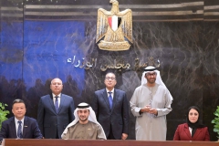 لإنشاء مصنع لبطاريات تخزين الطاقة..توقيع اتفاقية بين مركز تحديث الصناعة وشركتى إينر كاب الإماراتية وجى اس يو