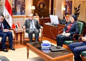وزير التجارة والصناعة يبحث مع نائب السفير الصيني بالقاهرة ترتيبات إيفاد وفد الوزارة والغرف التجارية والصناعية للعاصمة بكين خلال الأسبوع المقبل